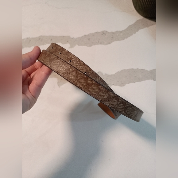 Coach Signature Buckle Belt - Picture 5 of 16